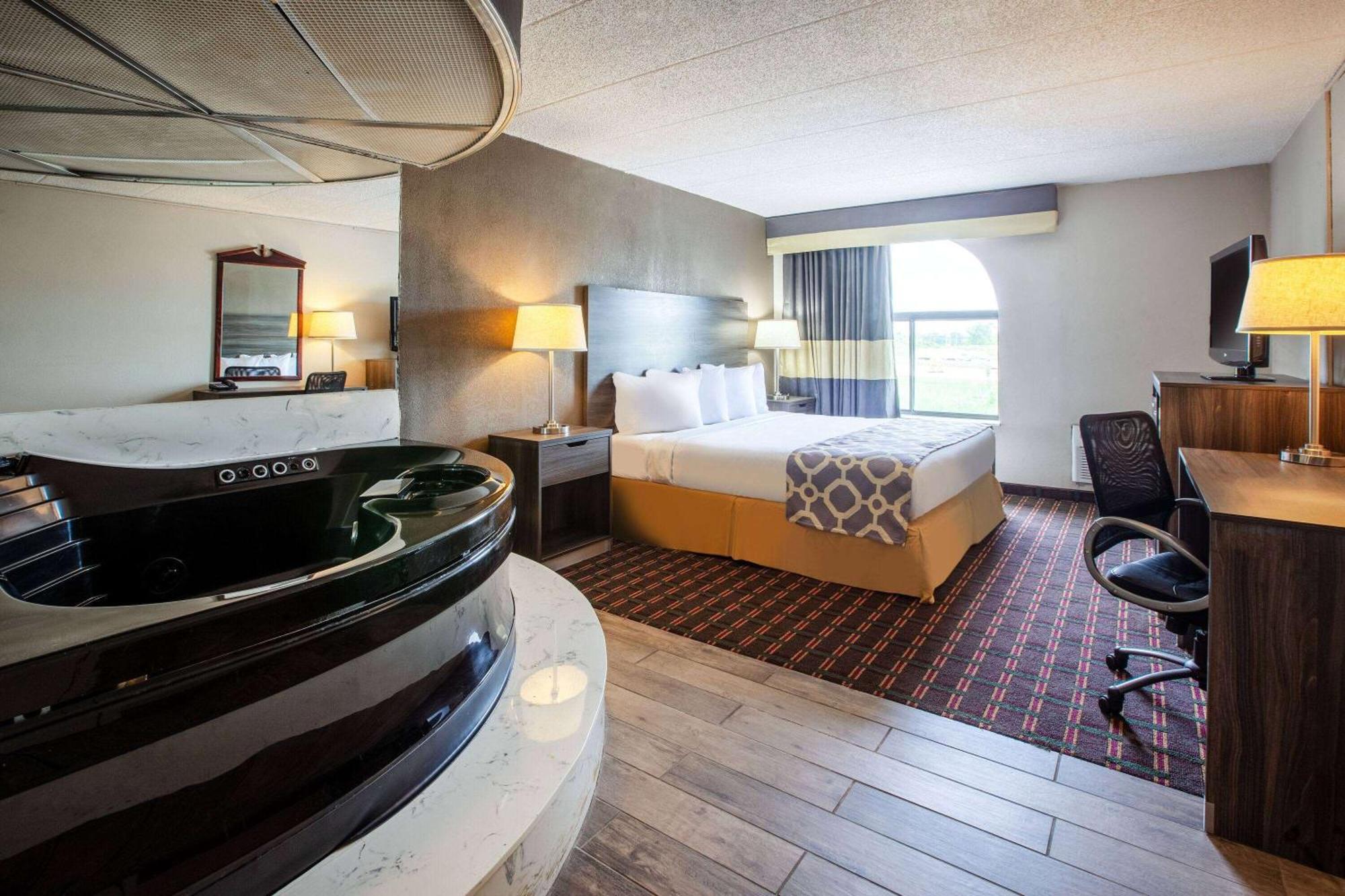 Motel Baymont By Wyndham Northwood Exterior foto