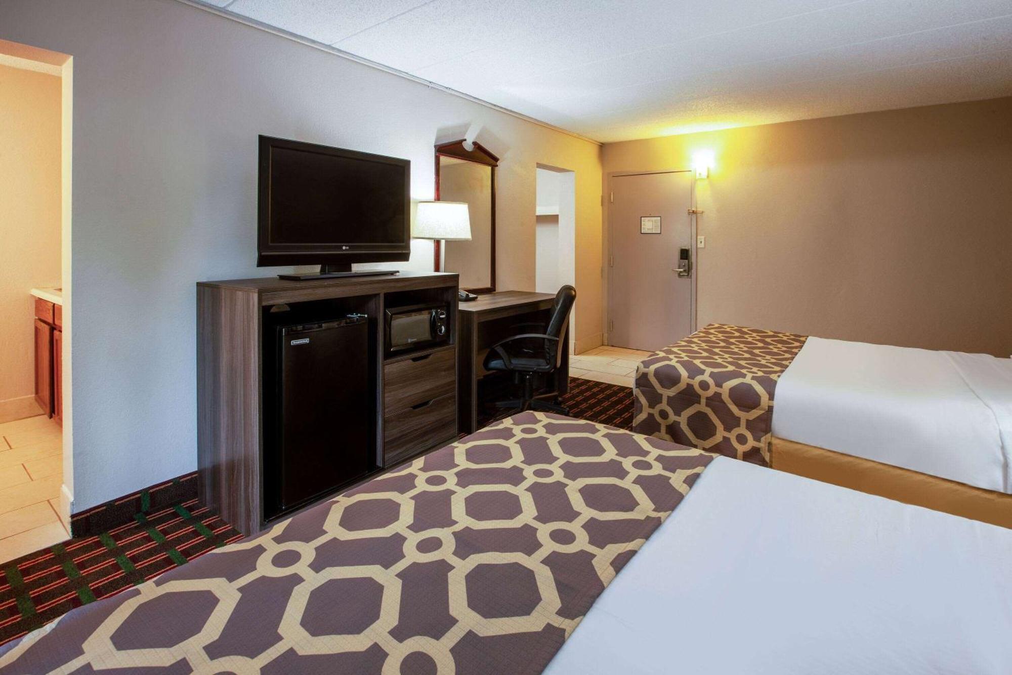 Motel Baymont By Wyndham Northwood Exterior foto