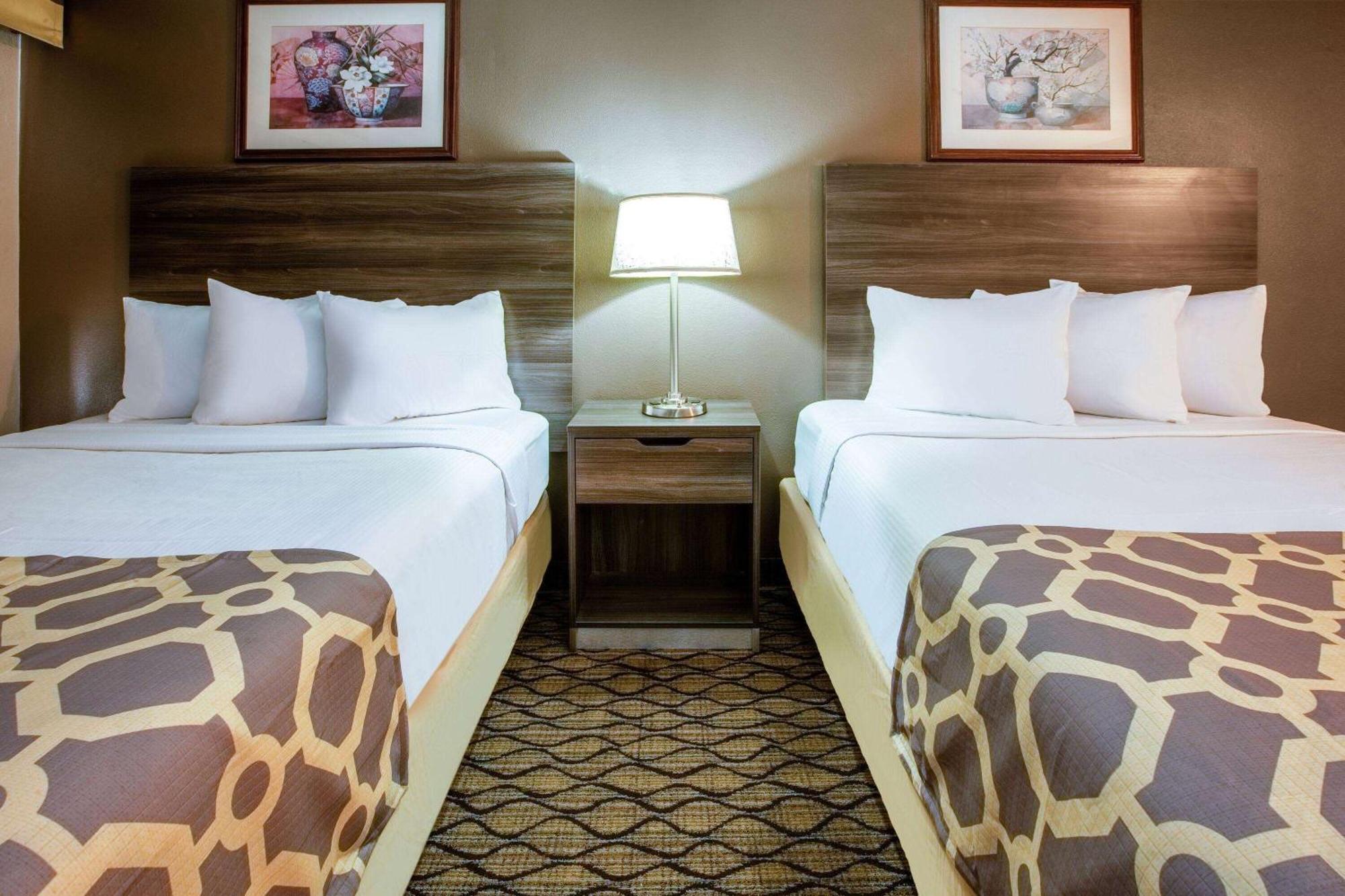 Motel Baymont By Wyndham Northwood Exterior foto
